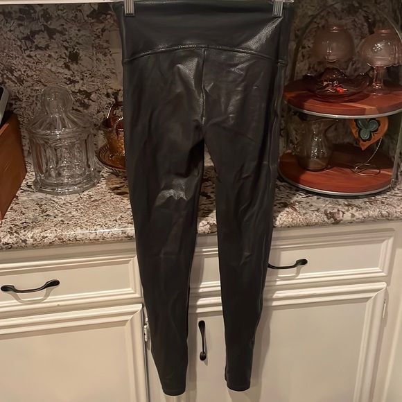 SPANX Faux Leather Pebbled Leggings - Picture 9 of 12